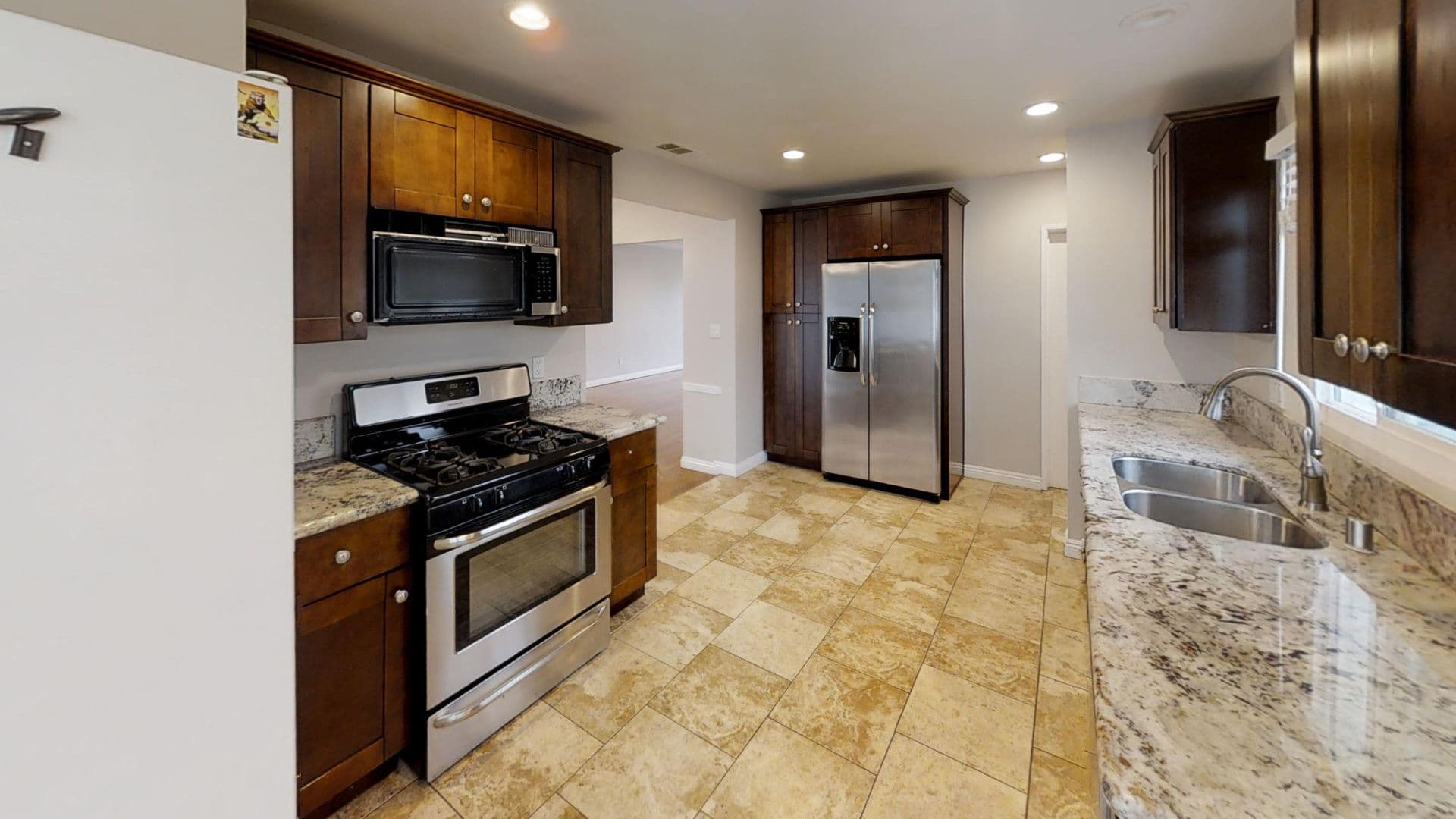 San Diego House: 4940 Rockford Dr