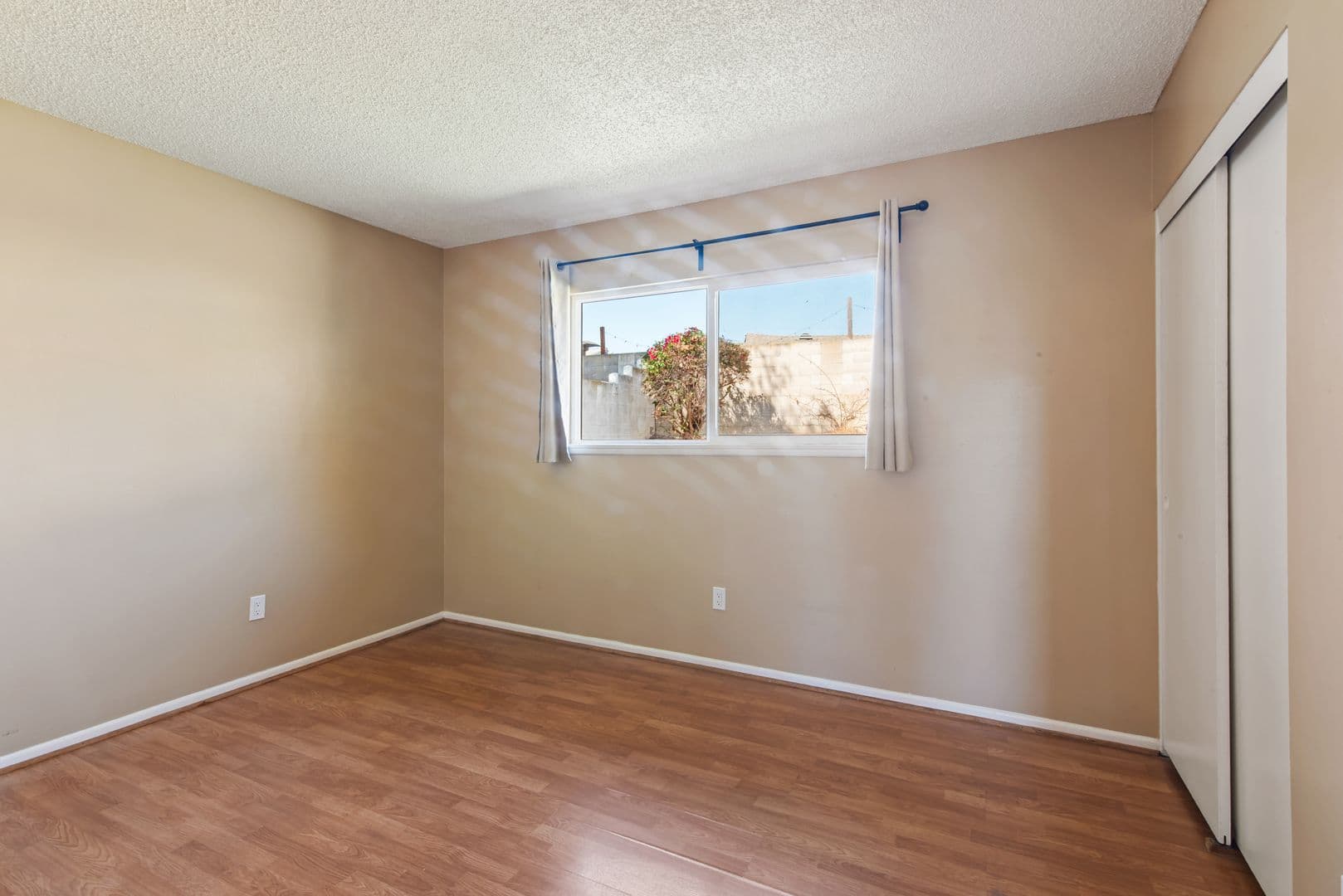 San Diego House: 3838 Governor Dr