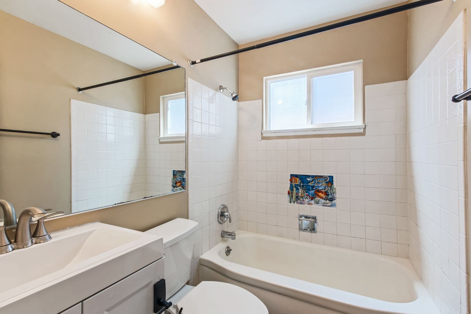 San Diego House: 3838 Governor Dr