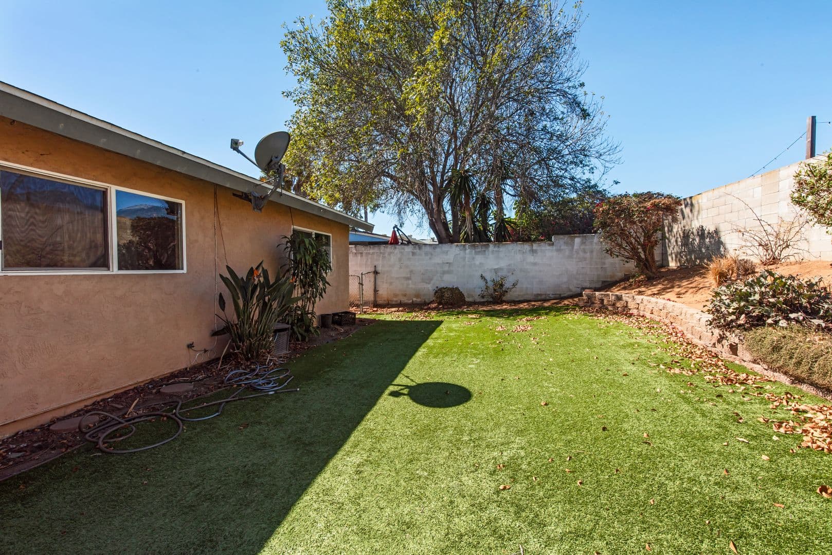 San Diego House: 3838 Governor Dr