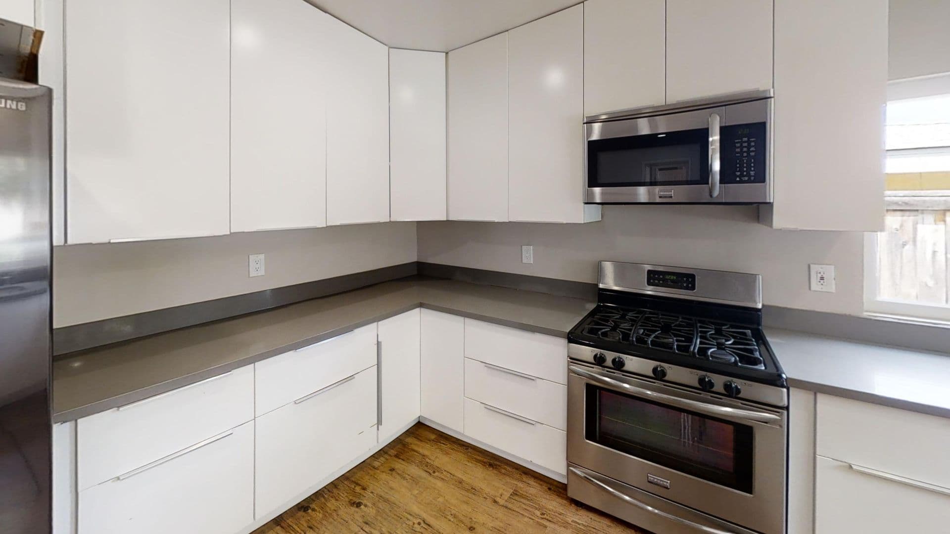 San Diego House: 5216 E Falls View Dr