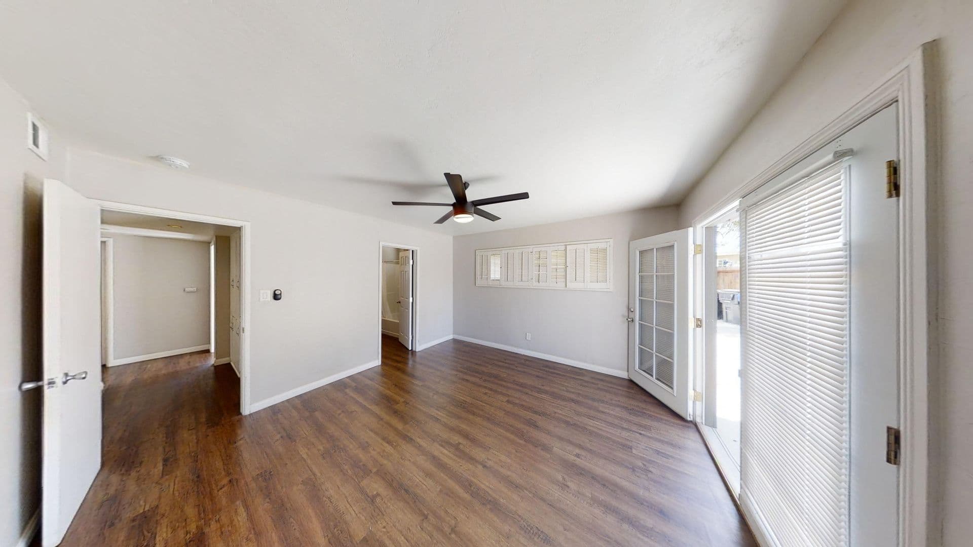 San Diego House: 5216 E Falls View Dr