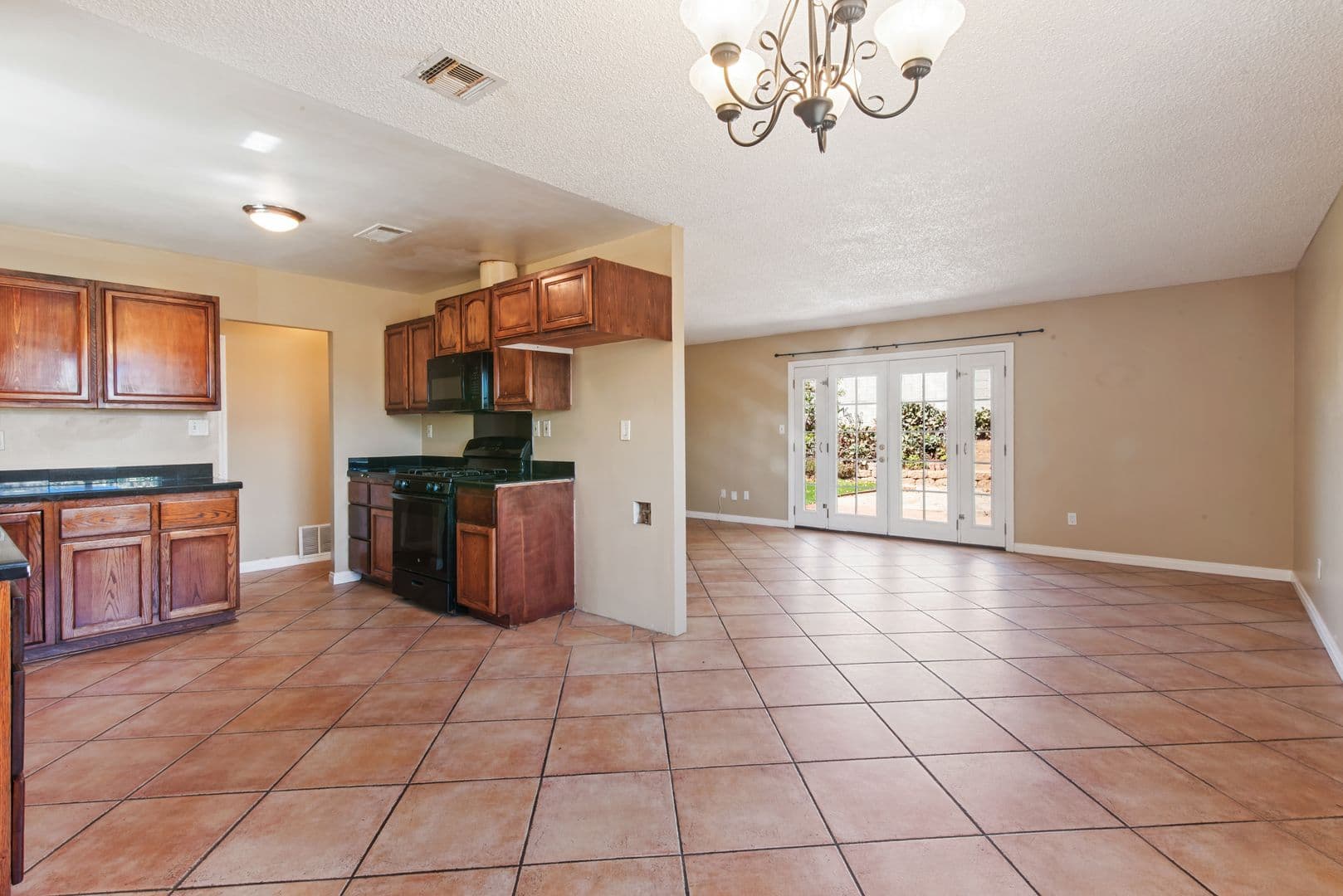 San Diego House: 3838 Governor Dr