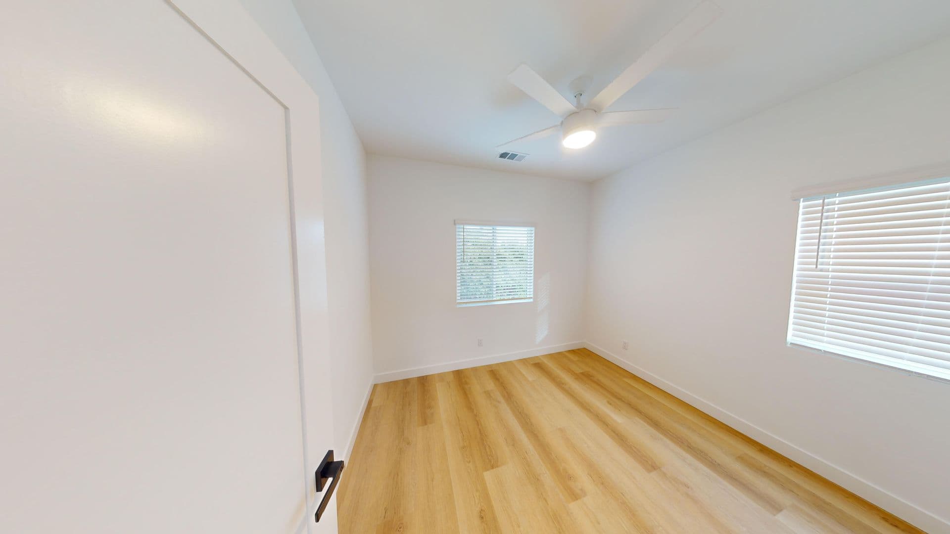 San Diego House: 5339-1 W Falls View Dr