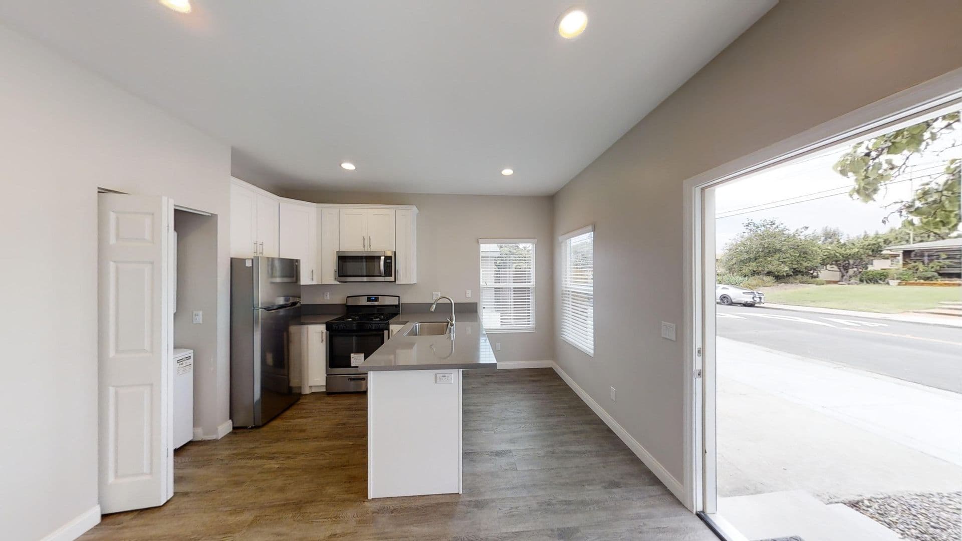 San Diego House: 5214 E Falls View Dr
