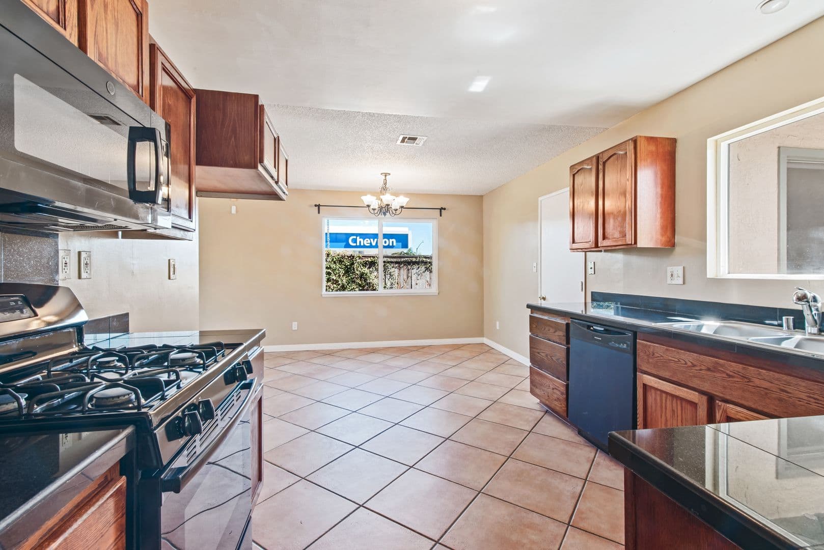 San Diego House: 3838 Governor Dr