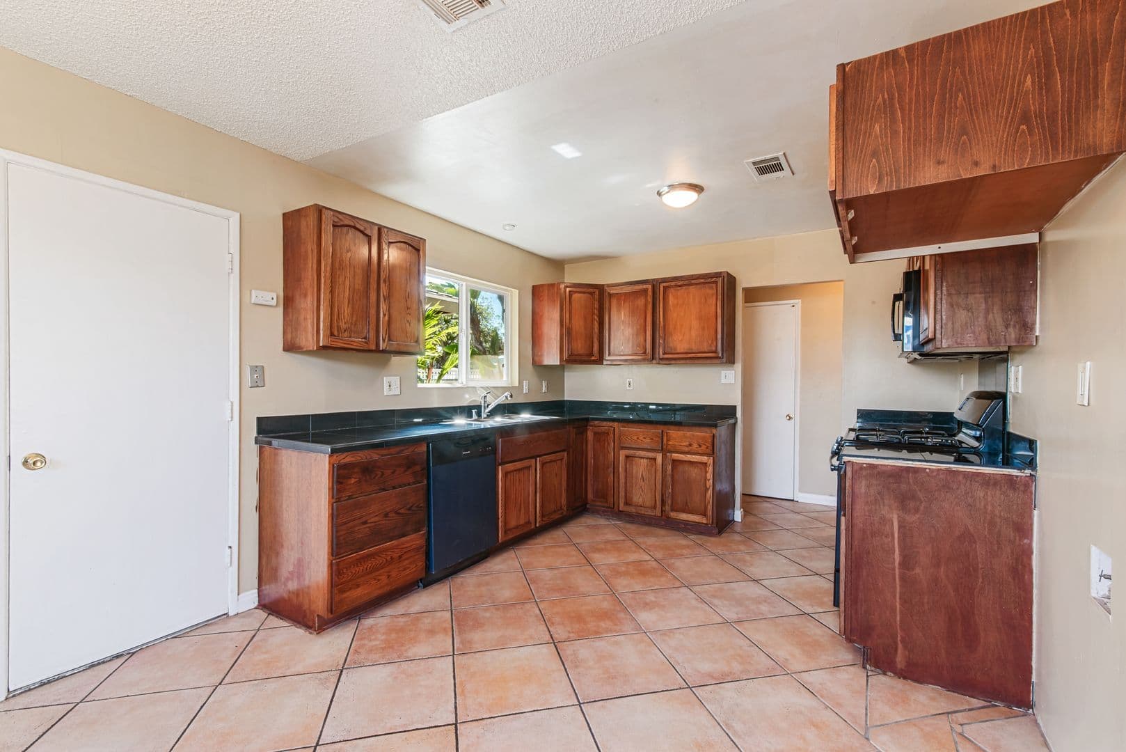 San Diego House: 3838 Governor Dr
