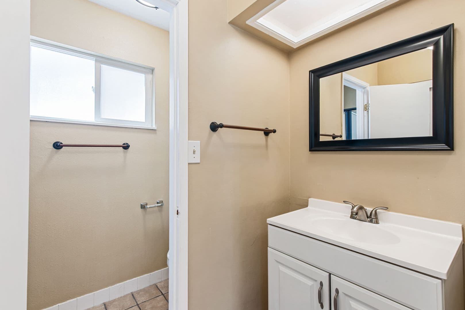 San Diego House: 3838 Governor Dr