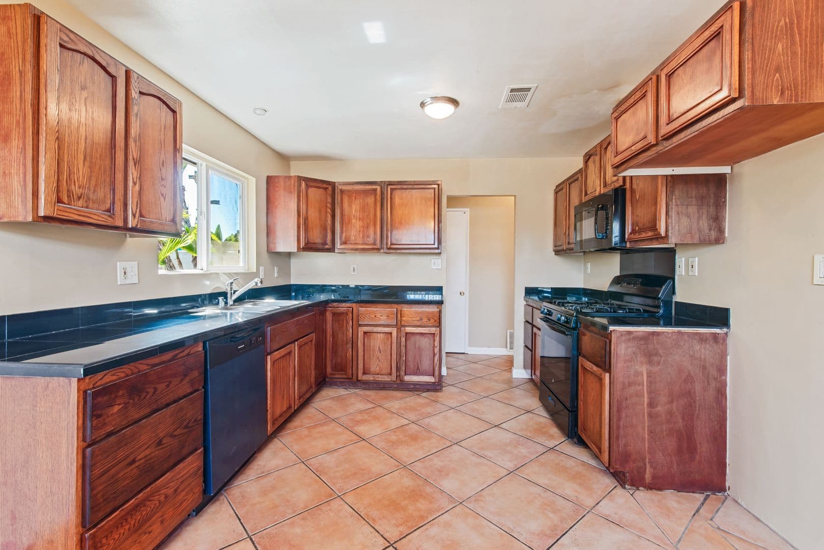 San Diego House: 3838 Governor Dr