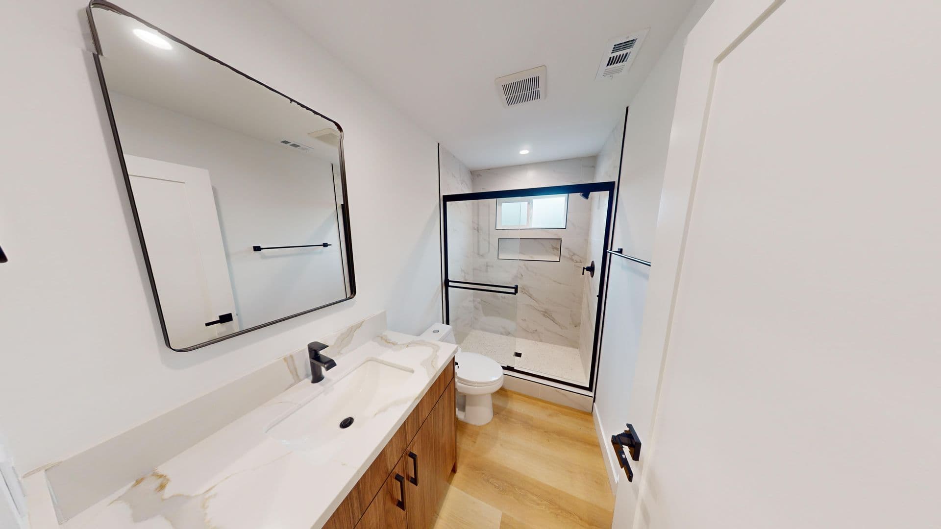 San Diego House: 5339-1 W Falls View Dr