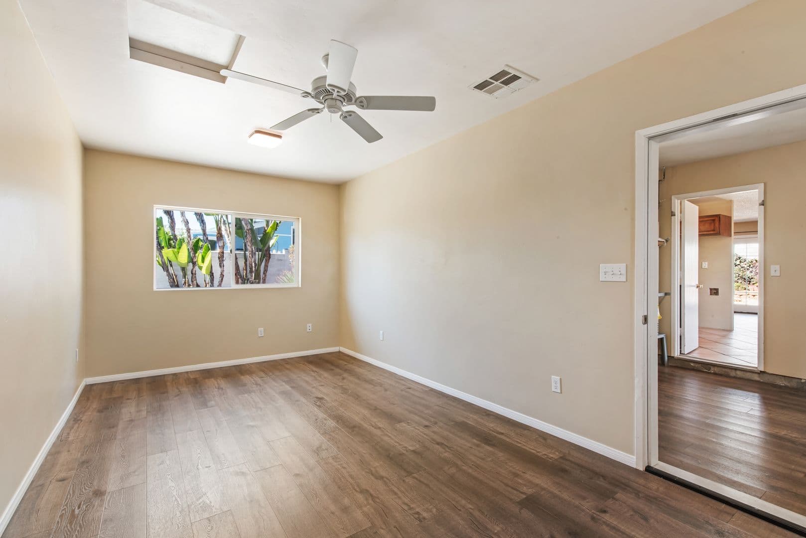 San Diego House: 3838 Governor Dr