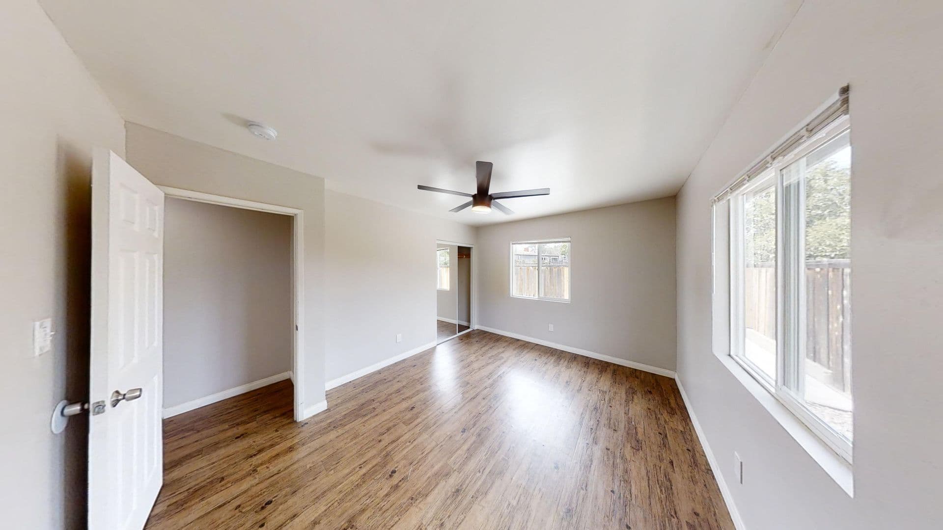 San Diego House: 5216 E Falls View Dr