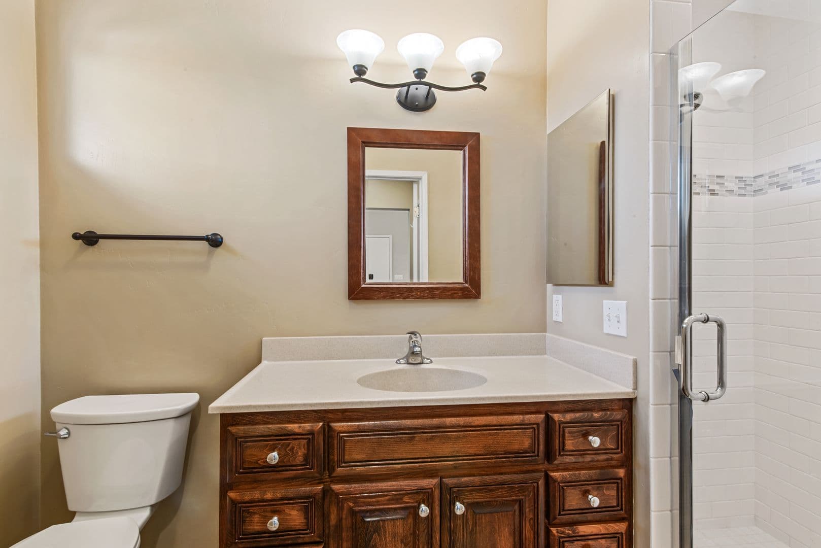San Diego House: 3838 Governor Dr
