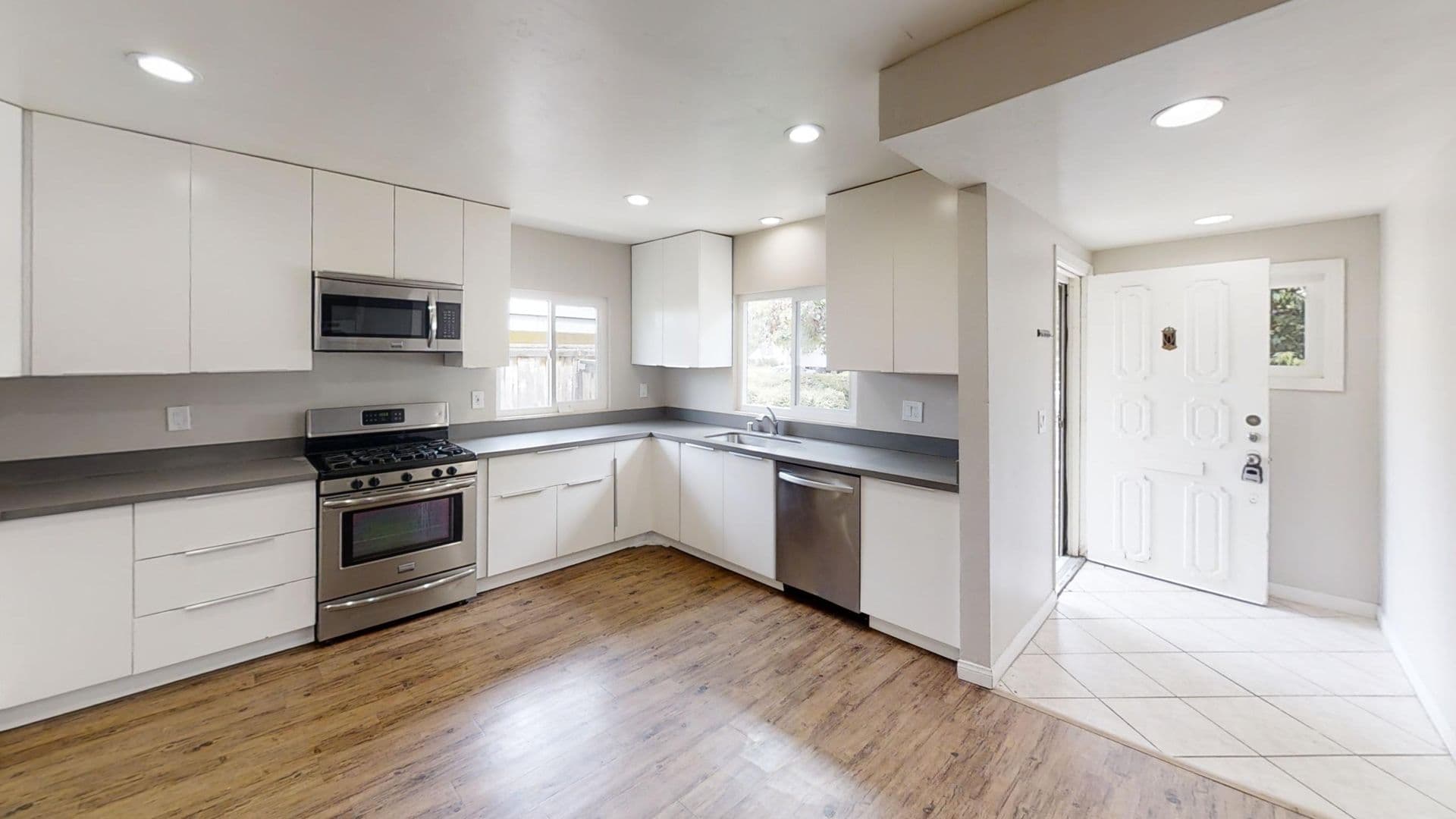 San Diego House: 5216 E Falls View Dr