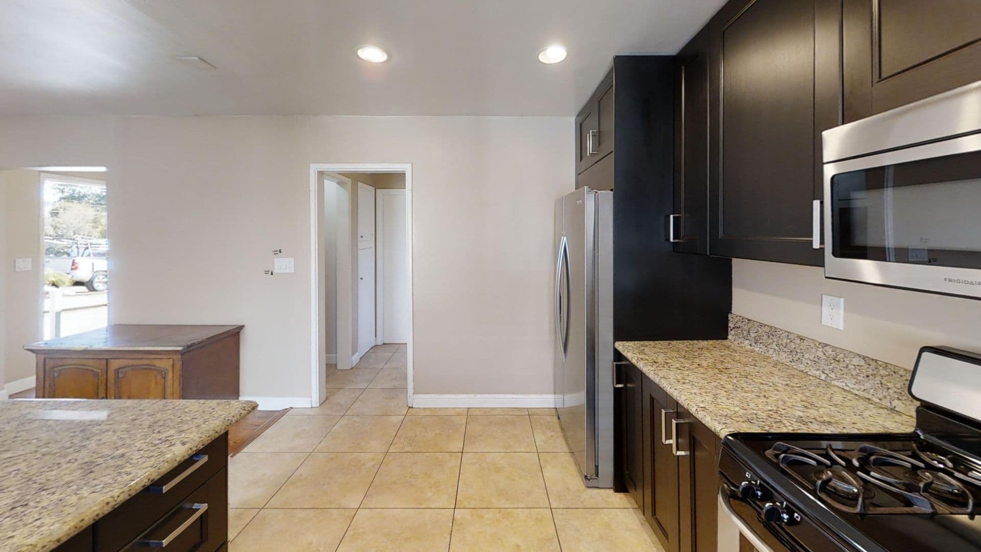 San Diego House: 5339 W Falls View Dr