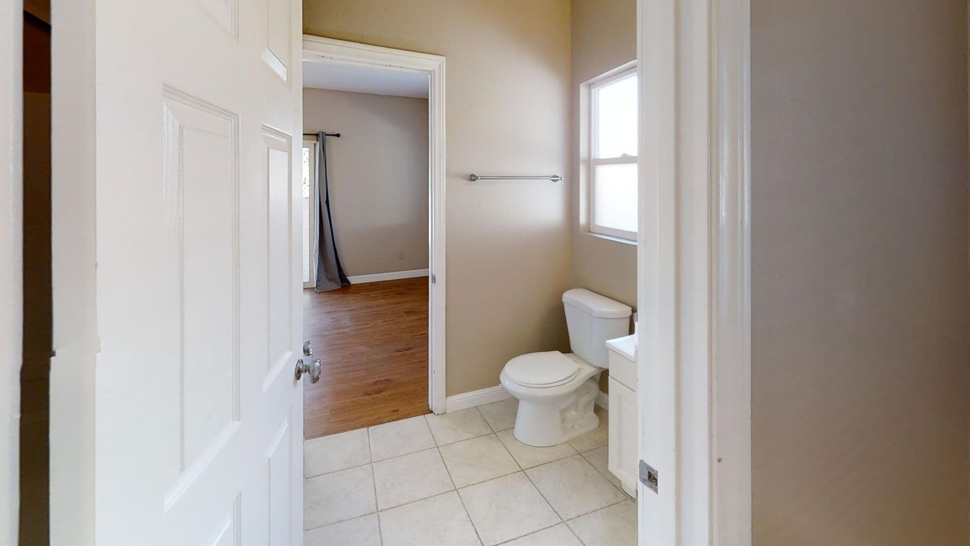 San Diego House: 5339 W Falls View Dr