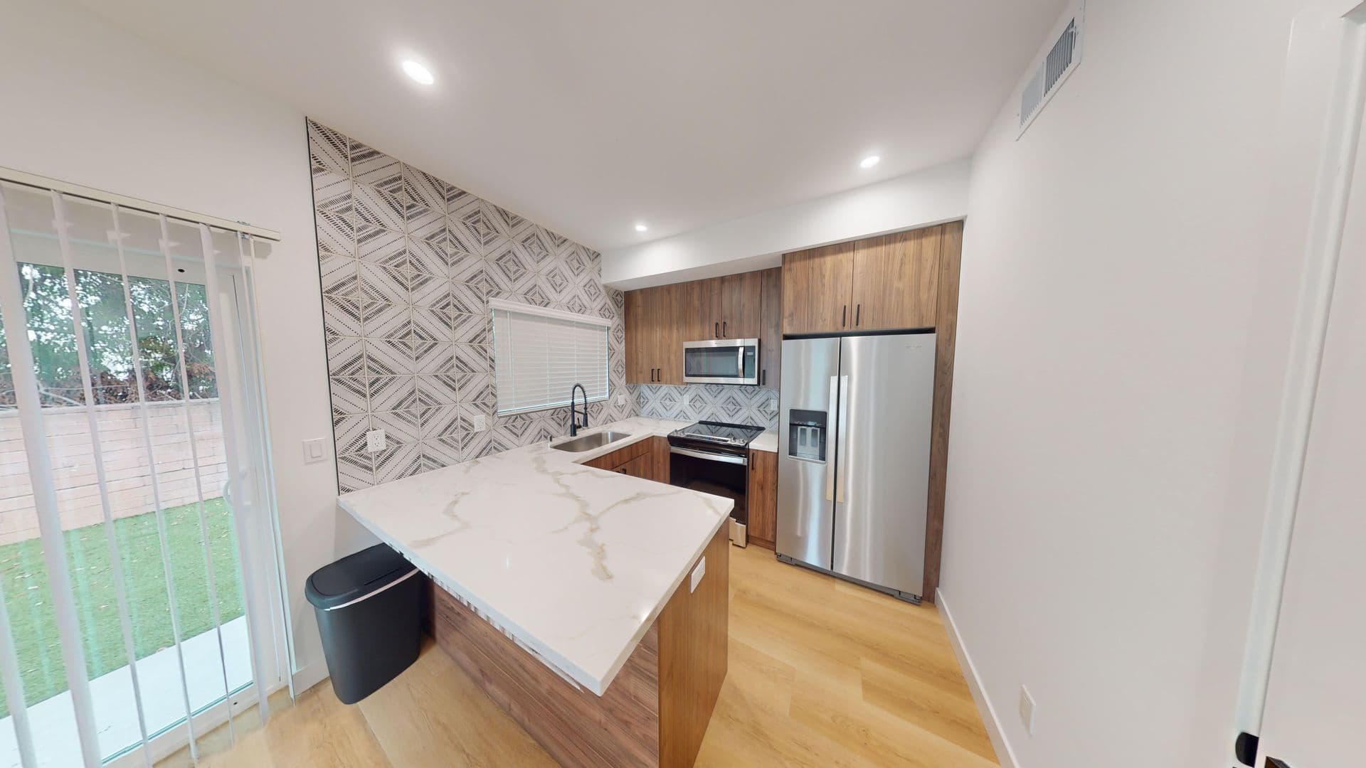 San Diego House: 5339-1 W Falls View Dr