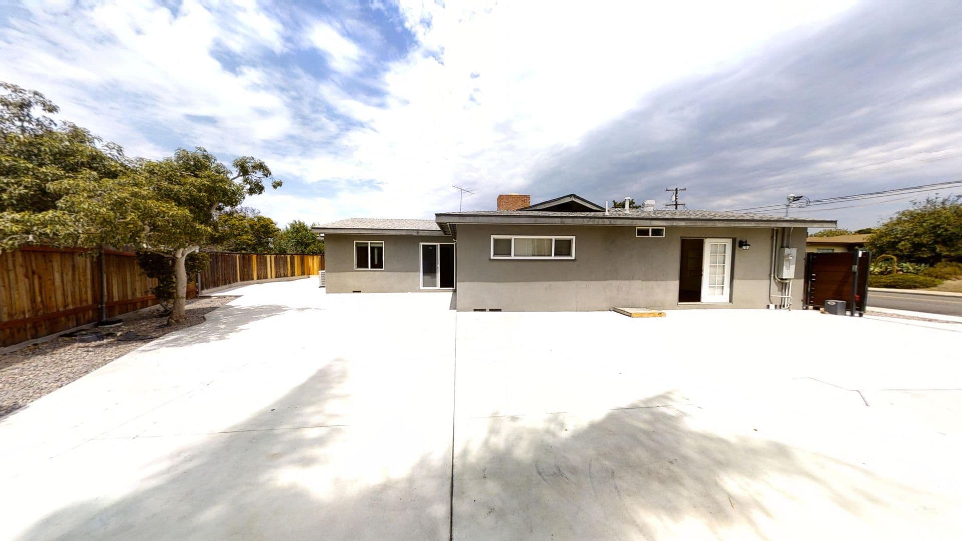San Diego House: 5216 E Falls View Dr