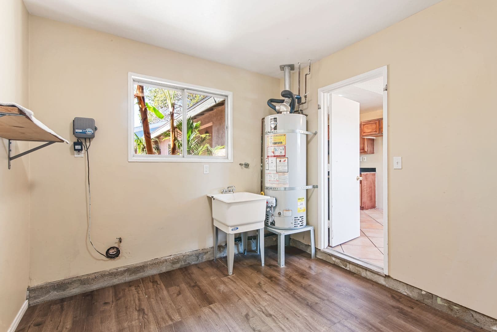 San Diego House: 3838 Governor Dr