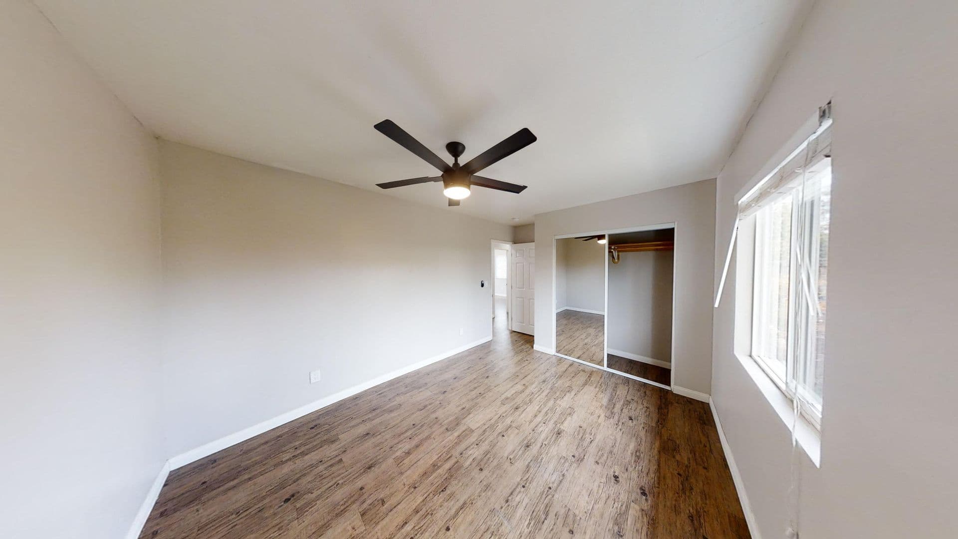 San Diego House: 5216 E Falls View Dr