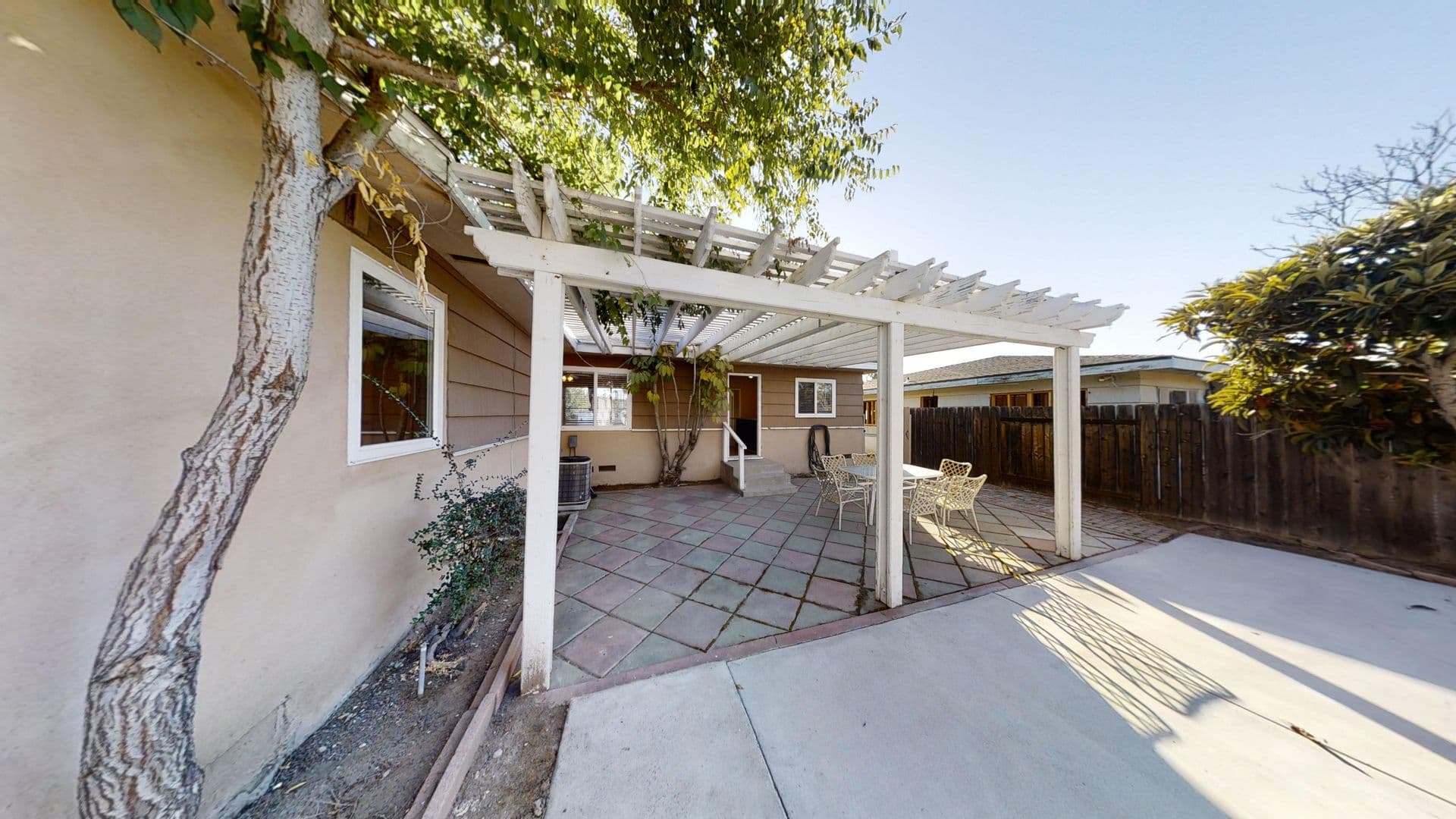San Diego House: 5339 W Falls View Dr