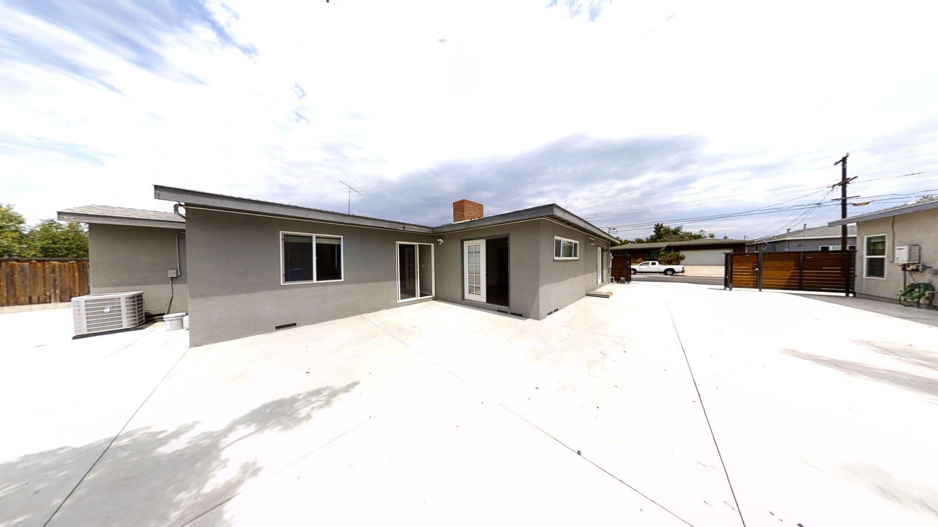San Diego House: 5216 E Falls View Dr