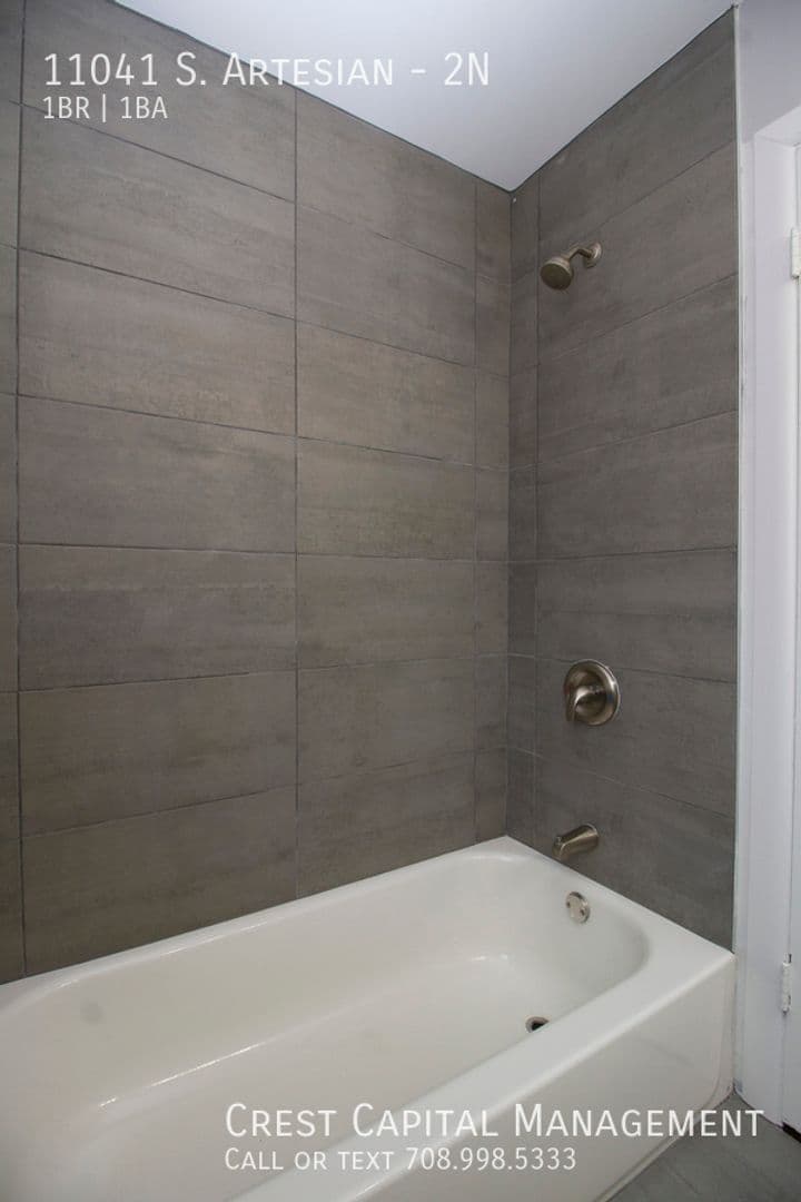 Chicago Apartment: 11021-45 S Artesian Ave