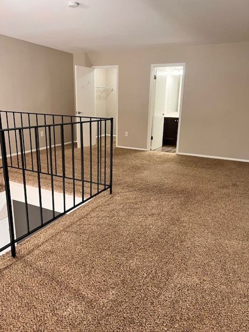 Chesterton Apartment: 1009 Scarborough Ct