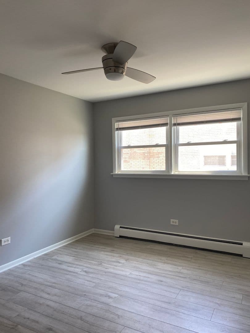 Oak Lawn Apartment: 9841 S Cicero Ave