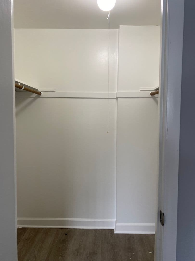 Oak Lawn Apartment: 6819 W 95th St