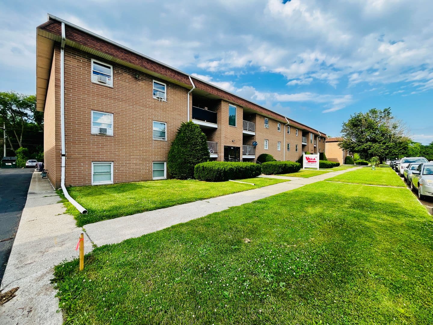 Valparaiso Apartment: 1405-11 E Chicago St
