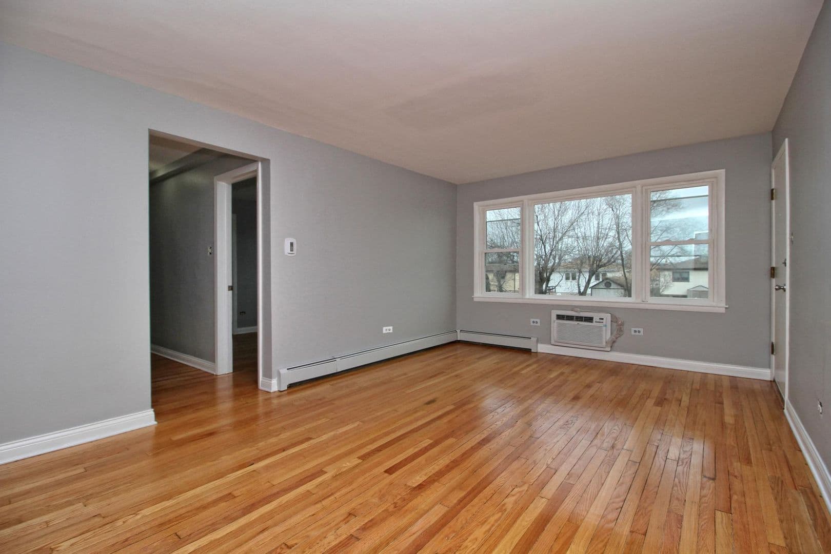Oak Lawn Apartment: 10114-16 S Pulaski Rd