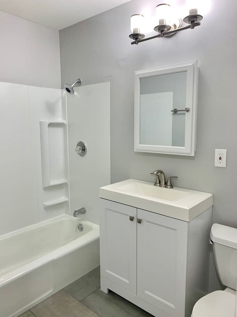 Valparaiso Apartment: 156-364 Mayfield Ave