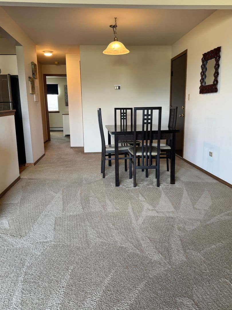Orland Hills Apartment: 16005 Applewood Lane