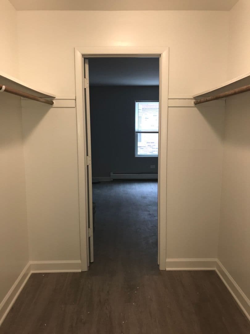 Chicago Ridge Apartment: 9700-02 Nottingham Ave