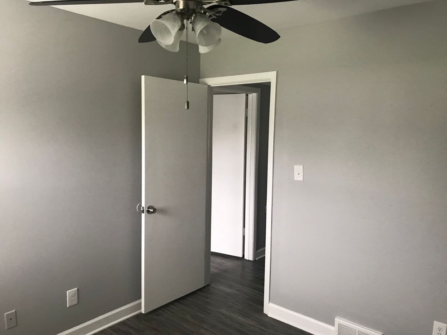 Valparaiso Apartment: 156-364 Mayfield Ave