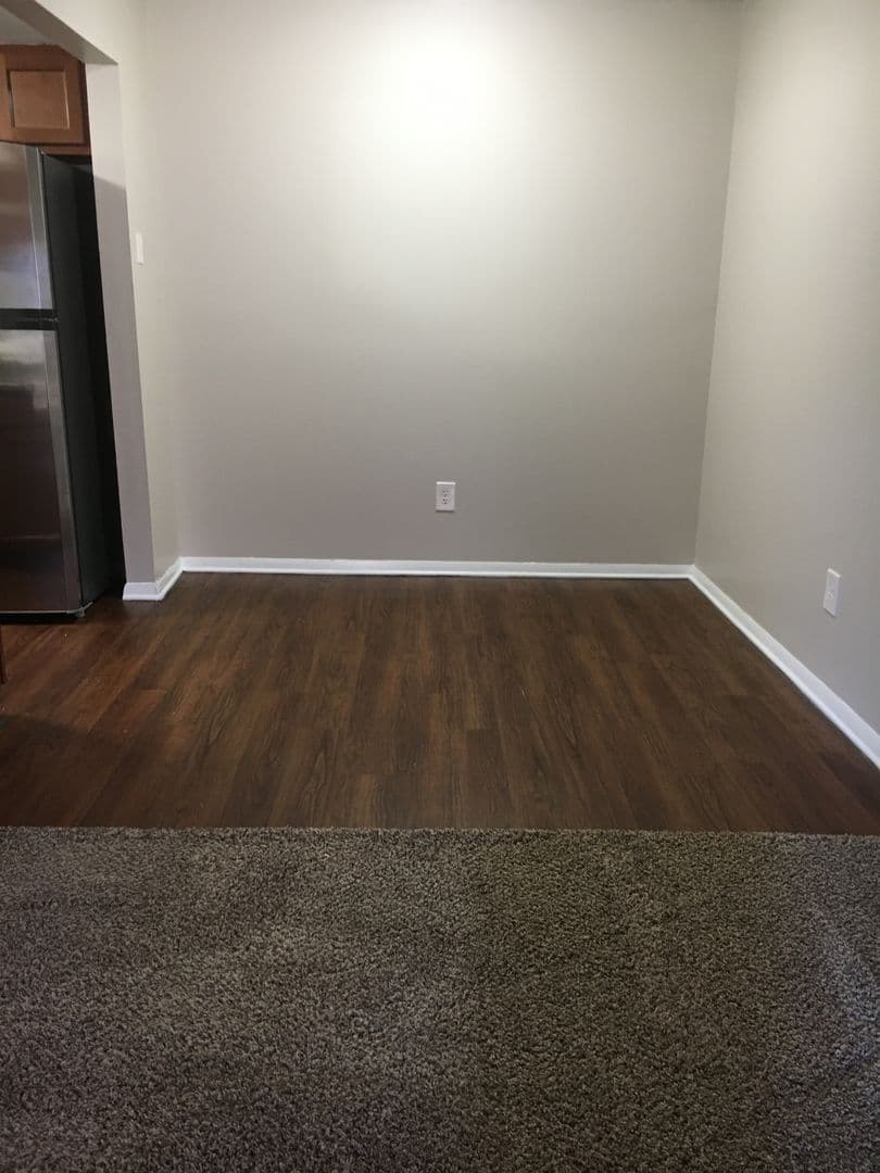Chesterton Apartment: 1143 Abbey Lane