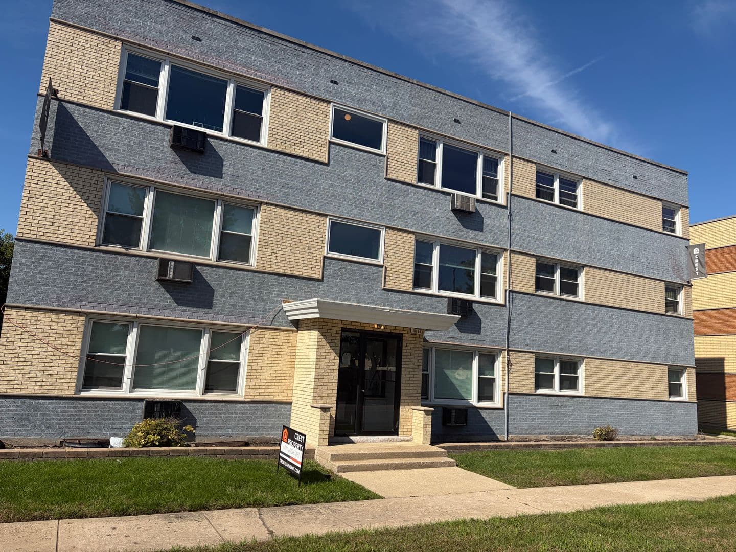 Oak Lawn Apartment: 10114-16 S Pulaski Rd
