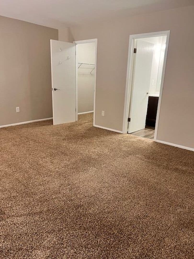Chesterton Apartment: 1009 Scarborough Ct