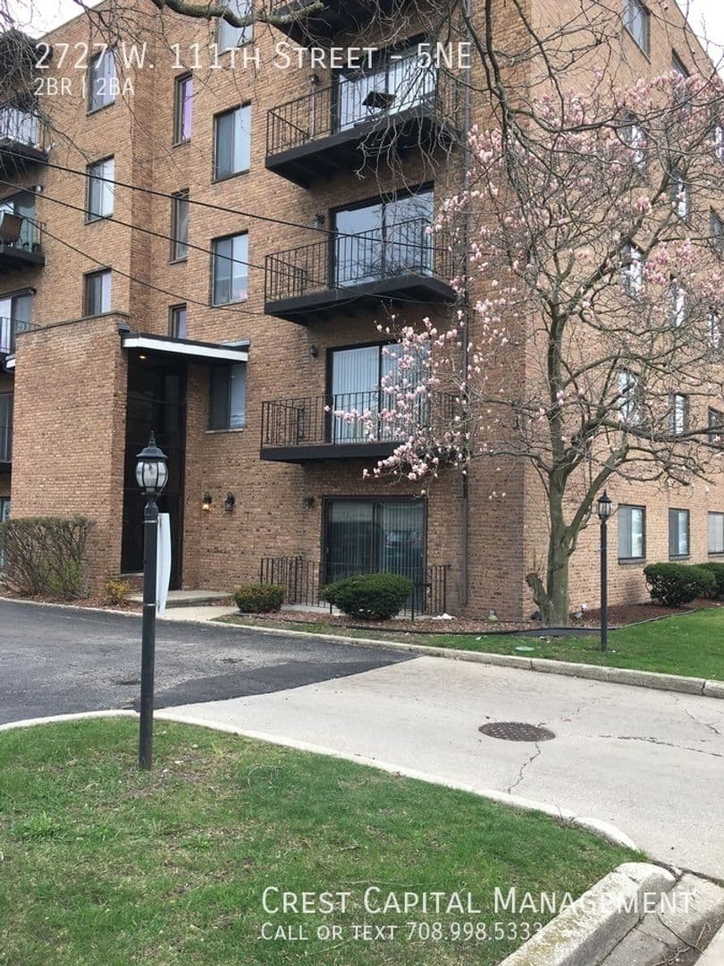 Chicago Apartment: 2727 W 111th St