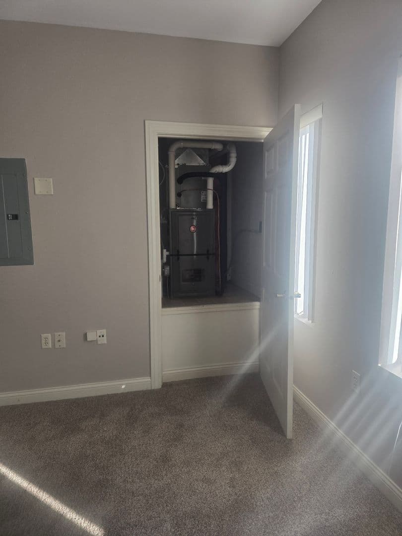 Kenosha Apartment: 1923 63rd St