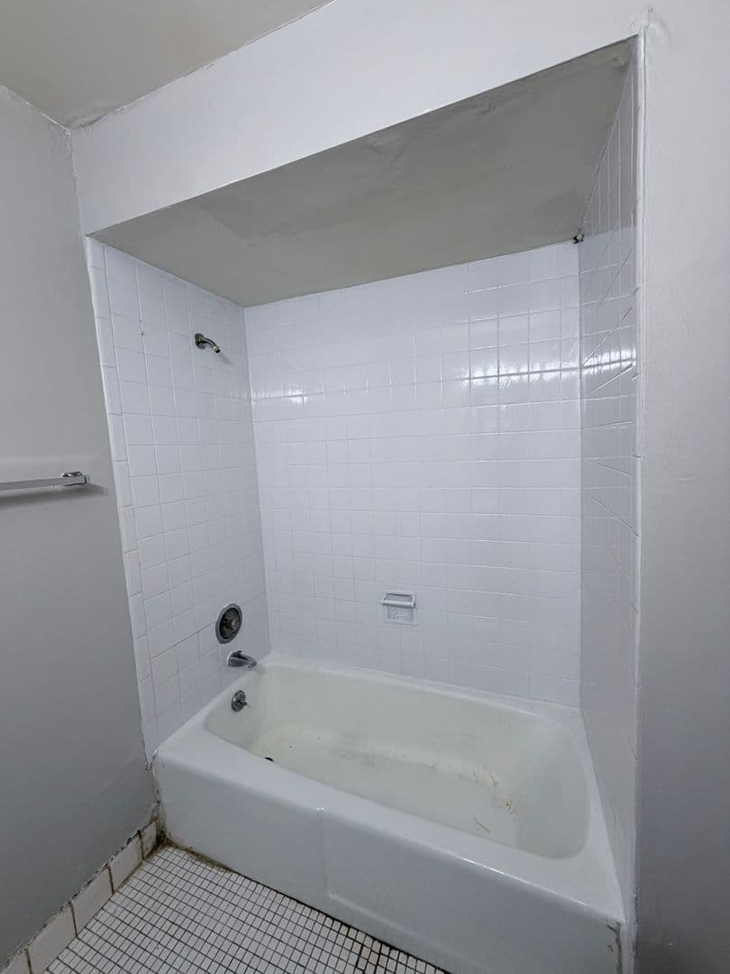 Villa Park Apartment: 317 & 320 N. Harvard Ave