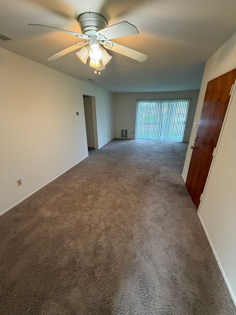 Munster Apartment: 8501-8659 Manor Ave