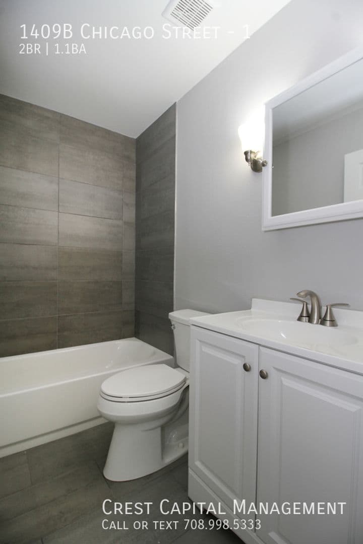 Valparaiso Apartment: 1405-11 E Chicago St