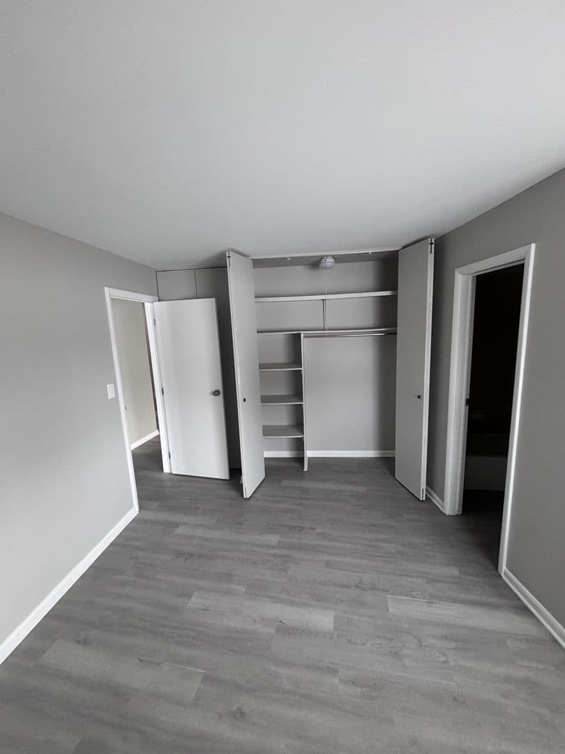 Kenosha Apartment: 5947 7th Ave