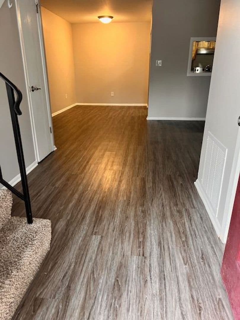Chesterton Apartment: 1009 Scarborough Ct