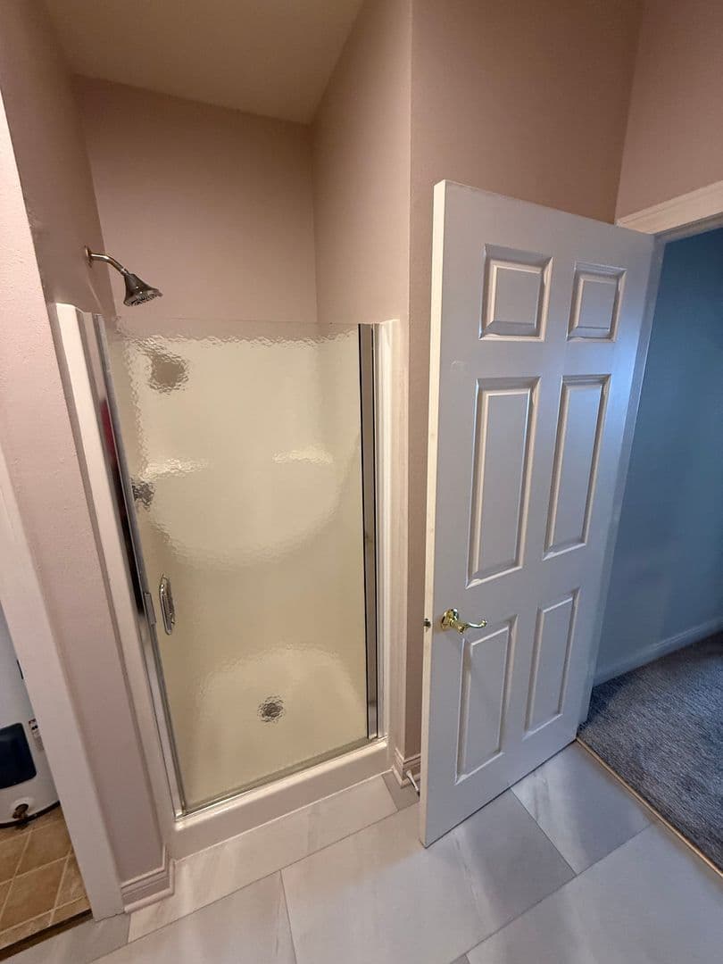 Kenosha Apartment: 1923 63rd St