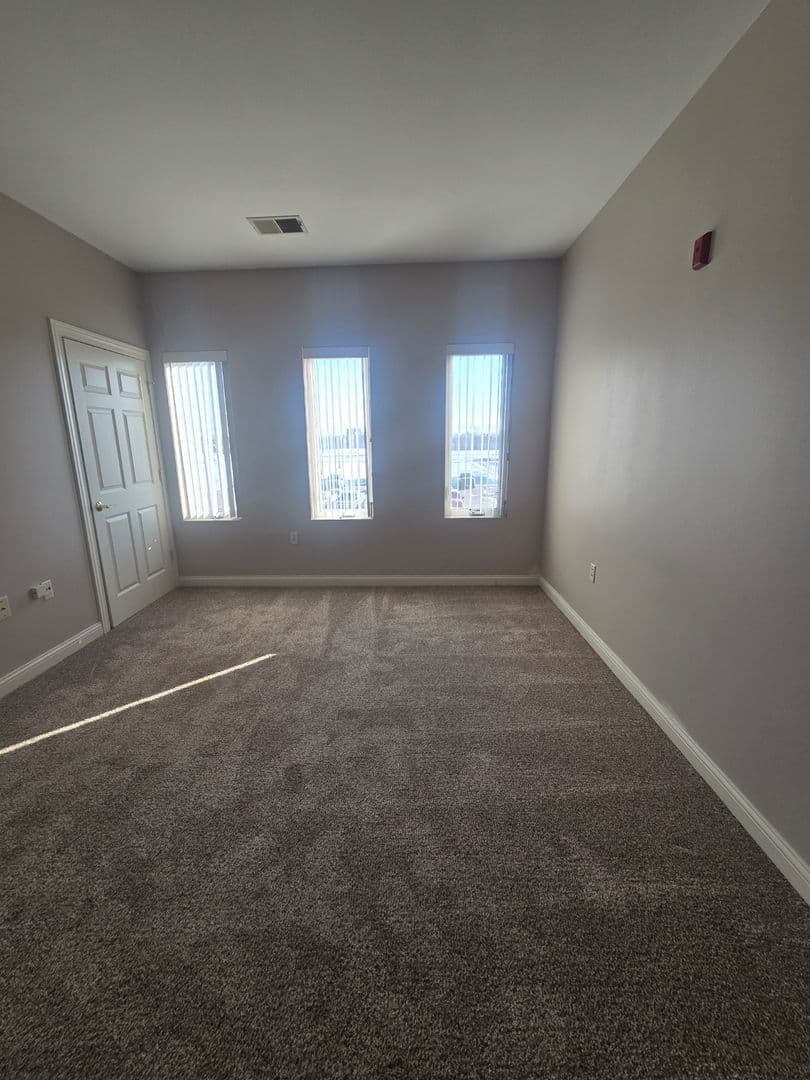 Kenosha Apartment: 1923 63rd St