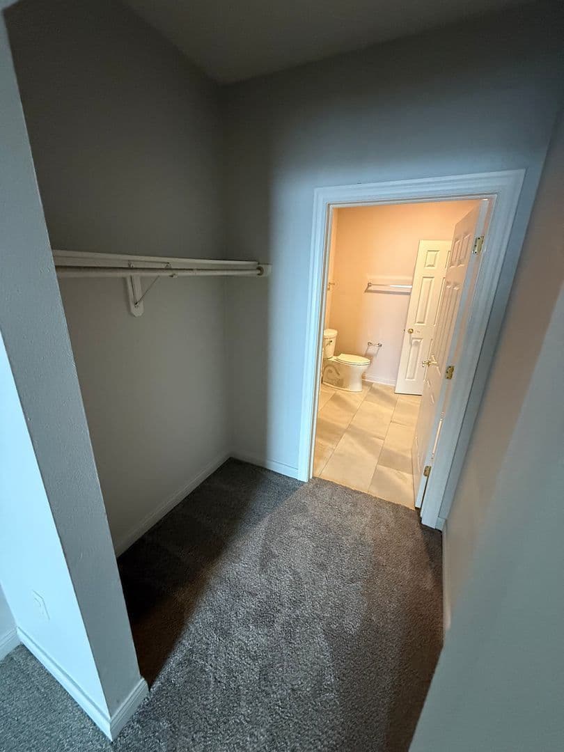 Kenosha Apartment: 1923 63rd St