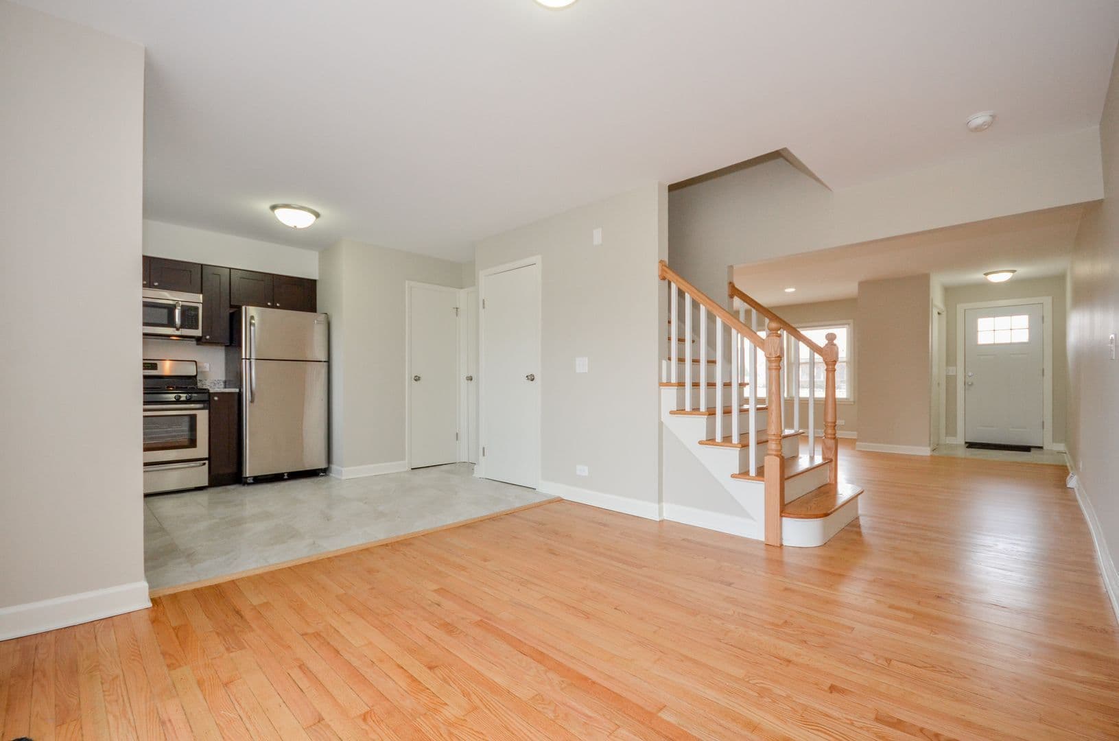 Mt Prospect Apartment: 3021-31 Lynn Court